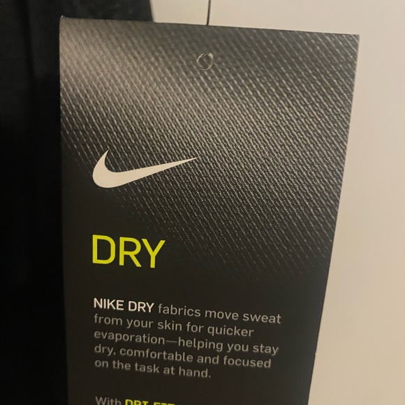 Women’s Nike Dri-Fit tee. NWT Large - Picture 5 of 5